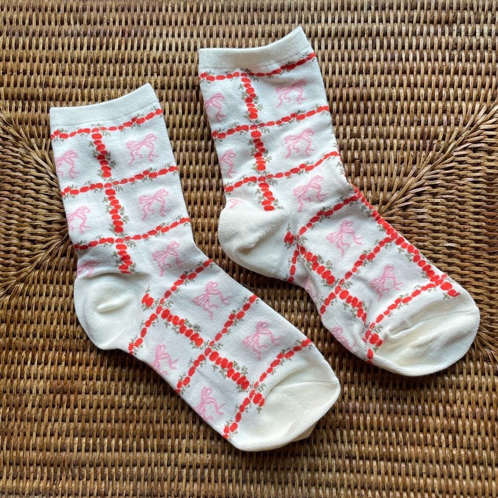 NWOT Free People Tie A Bow Ankle Socks White Colorway